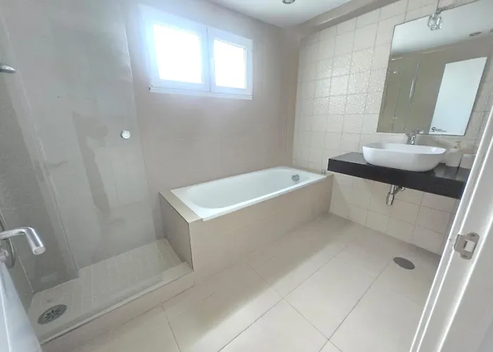 Roof - Vut4217as Apartment